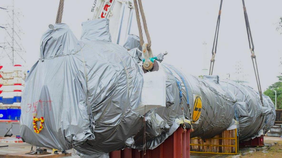 NpcilOfficial's tweet photo. First #Steam #Generator for Kaiga 5&6 (2 x 700 MW) project has been received at the #KaigaSite. This critical equipment weighs around 227 tons and is about 24m in length with a diameter of about 4m.
#NPCIL #Kaiga #PHWR #FleetMode #NuclearPower #CleanPower https://t.co/GNITUgwmRN