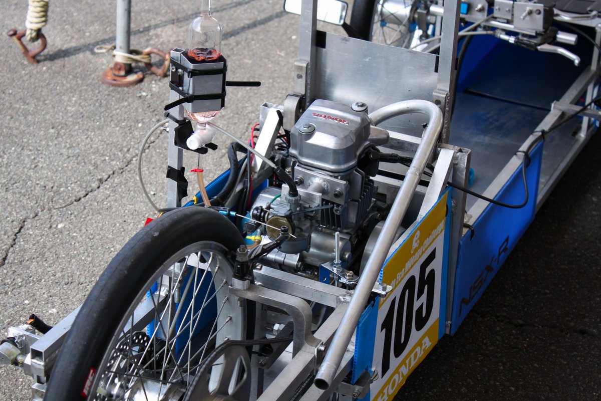 MCT_ecorun's tweet photo. Honda エコマイレッジチャレンジ 九州大会

今年の結果は以下の通りです
ヒート1 : 記録なし(燃料計測手続きの不備)
ヒート2 : 304.914 [km/L]  (クラス5位)

ヒート1では、私の指示不足による不備で記録なしとなってしまいました。ヒート2では昨年の記録を更新しましたが、表彰台は叶いませんでした。 https://t.co/xdKrE2mPj7