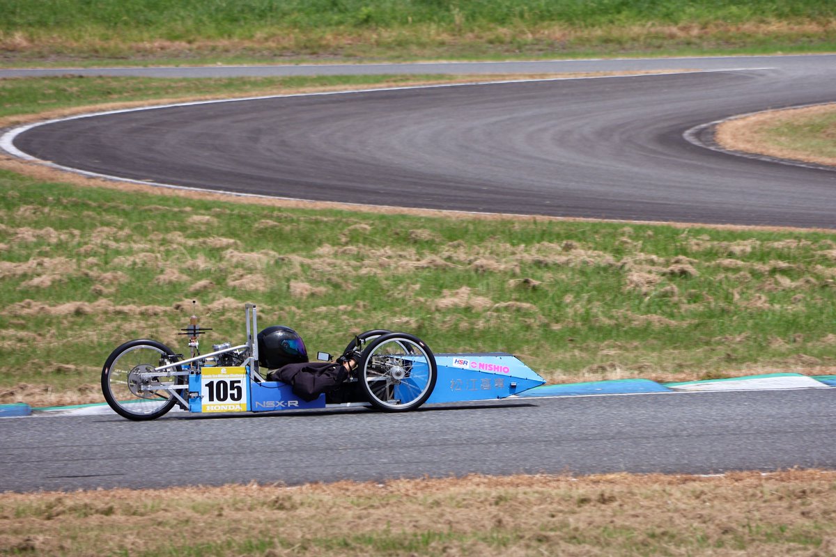 MCT_ecorun's tweet photo. Honda エコマイレッジチャレンジ 九州大会

今年の結果は以下の通りです
ヒート1 : 記録なし(燃料計測手続きの不備)
ヒート2 : 304.914 [km/L]  (クラス5位)

ヒート1では、私の指示不足による不備で記録なしとなってしまいました。ヒート2では昨年の記録を更新しましたが、表彰台は叶いませんでした。 https://t.co/xdKrE2mPj7