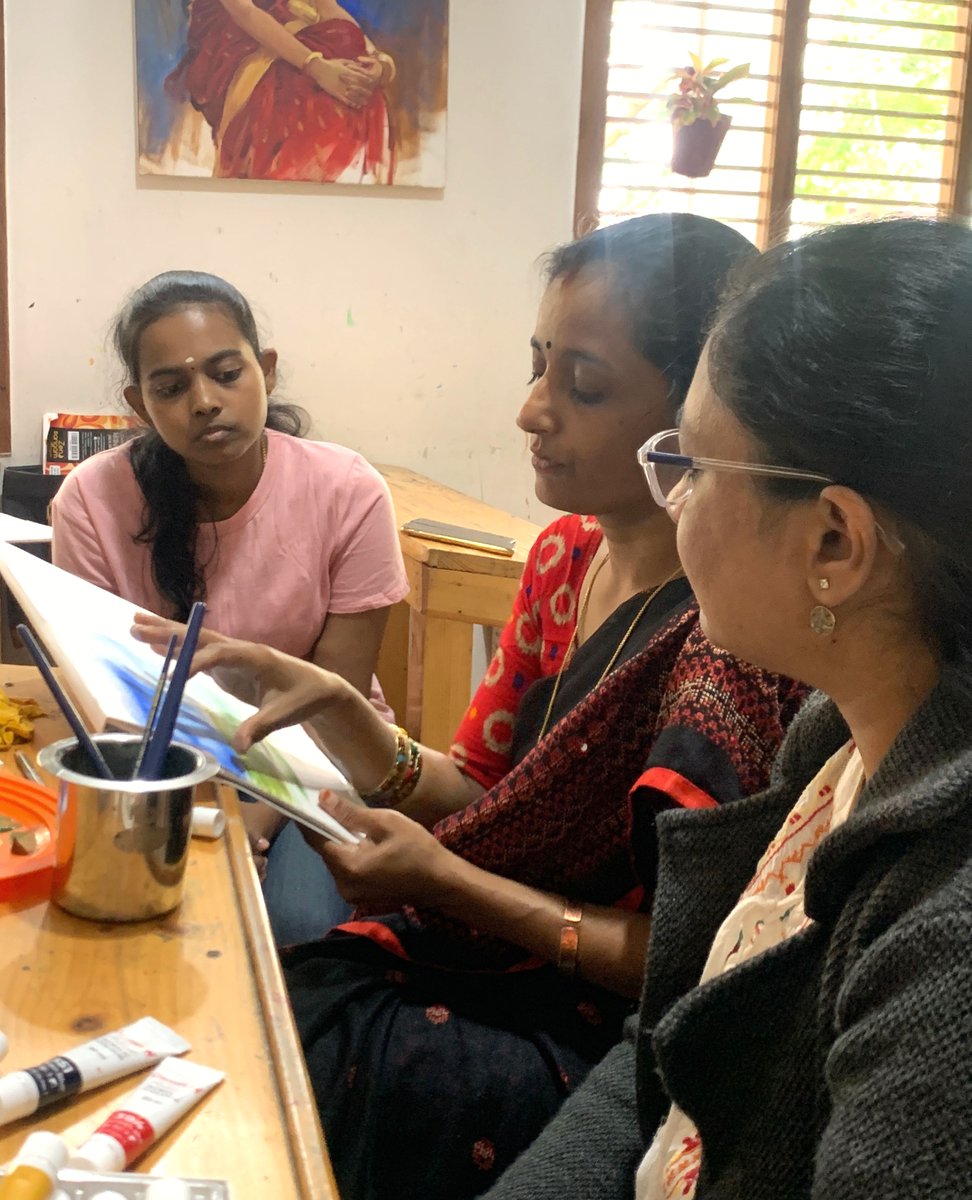 PencilAndChai's tweet photo. You will be guided every step of the way. No matter what your queries are, our mentors are always happy to answer them. Hurry up and join us at Pencil and Chai!⁠
⁠
#artlessons #pencilandchai #art #drawingclasses #finearts⁠ https://t.co/D1HPHyWjb8