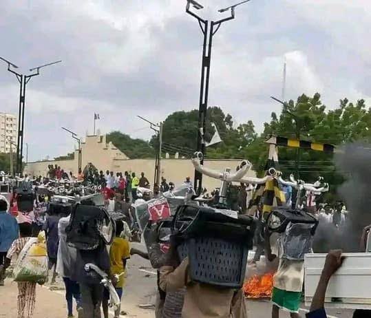 SaharaReporters's tweet photo. #EndBadGovernance Protests: Tinubu Denounces 'Shameful' Vandalism Of Kano Digital Centre By Protesters | Sahara Reporters https://t.co/4GlGGkMMuj https://t.co/fZWJ8MmdBI