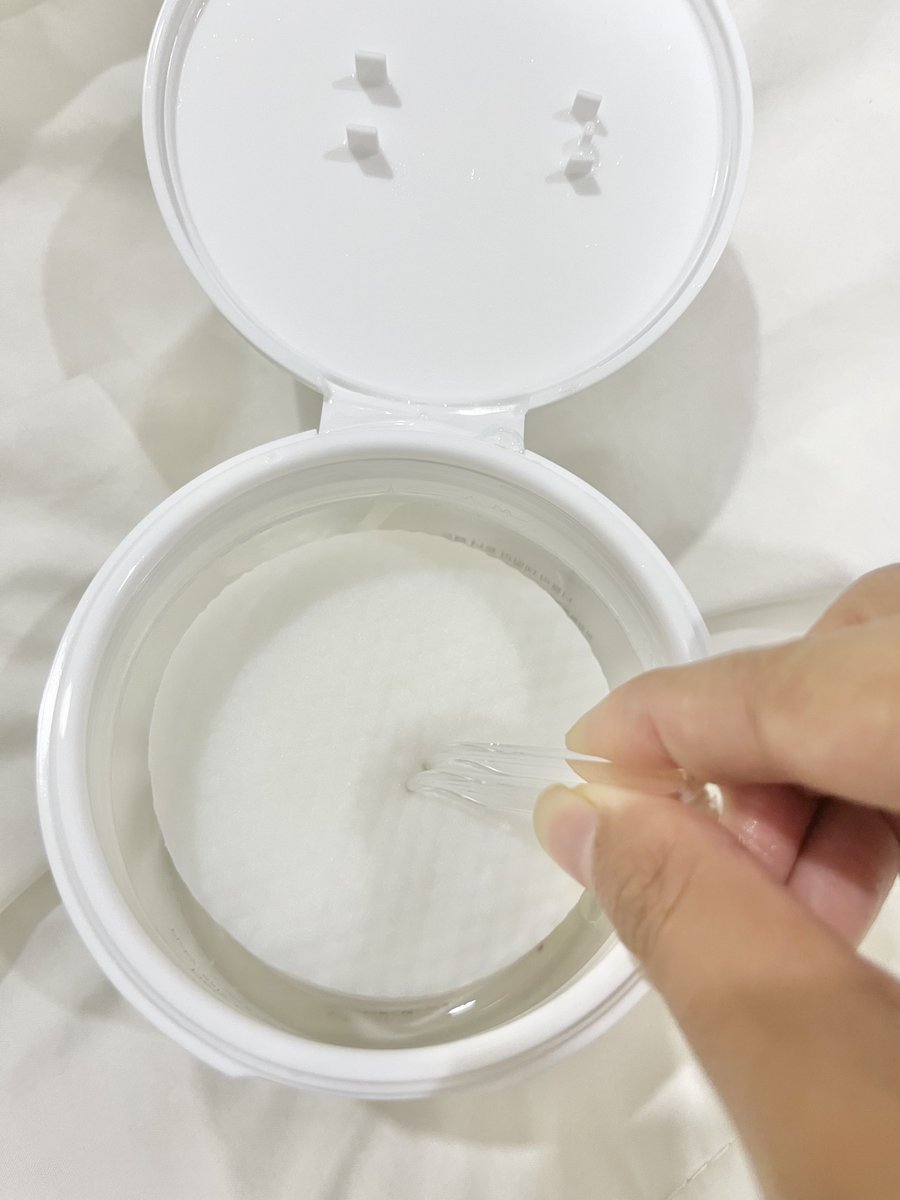 This needly daily toner pads deserve all the hype they're getting 🤌🏻🫶🏻

And i call it toner pad dahi licin >>