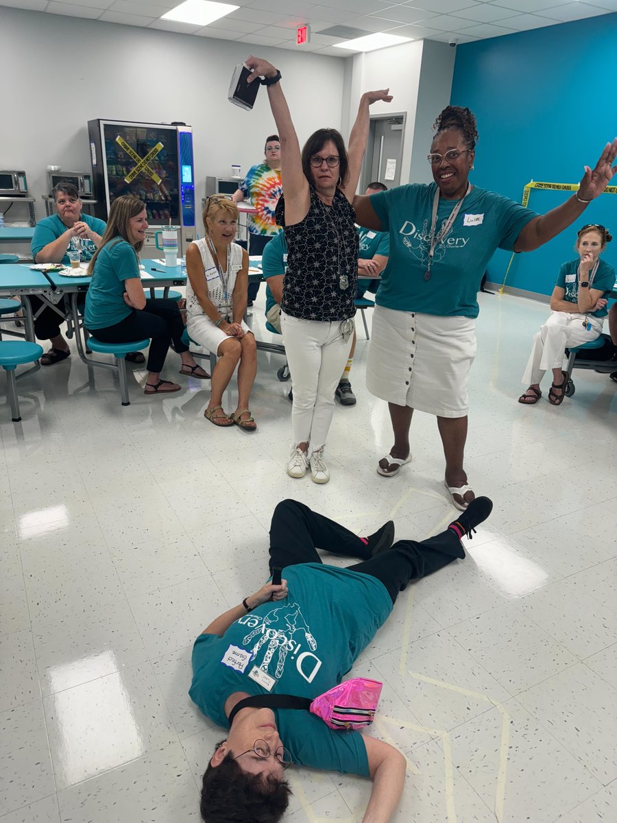 DiscoveryDurham's tweet photo. Discovery's AMAZING staff is back and ready to rock! Let's get hyped because our incredible students return next week, and we can't wait to see their smiling faces! Let's make this school year the best one yet! πͺβ¨ #WelcomeBackStaff #TrailblazerStrong #SchoolYear2024 https://t.co/8jSLMNRujo