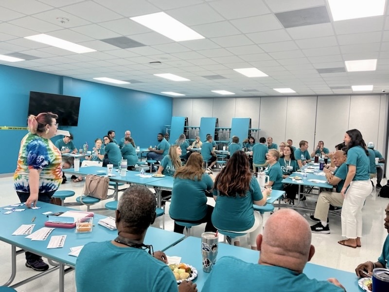 DiscoveryDurham's tweet photo. Discovery's AMAZING staff is back and ready to rock! Let's get hyped because our incredible students return next week, and we can't wait to see their smiling faces! Let's make this school year the best one yet! πͺβ¨ #WelcomeBackStaff #TrailblazerStrong #SchoolYear2024 https://t.co/8jSLMNRujo