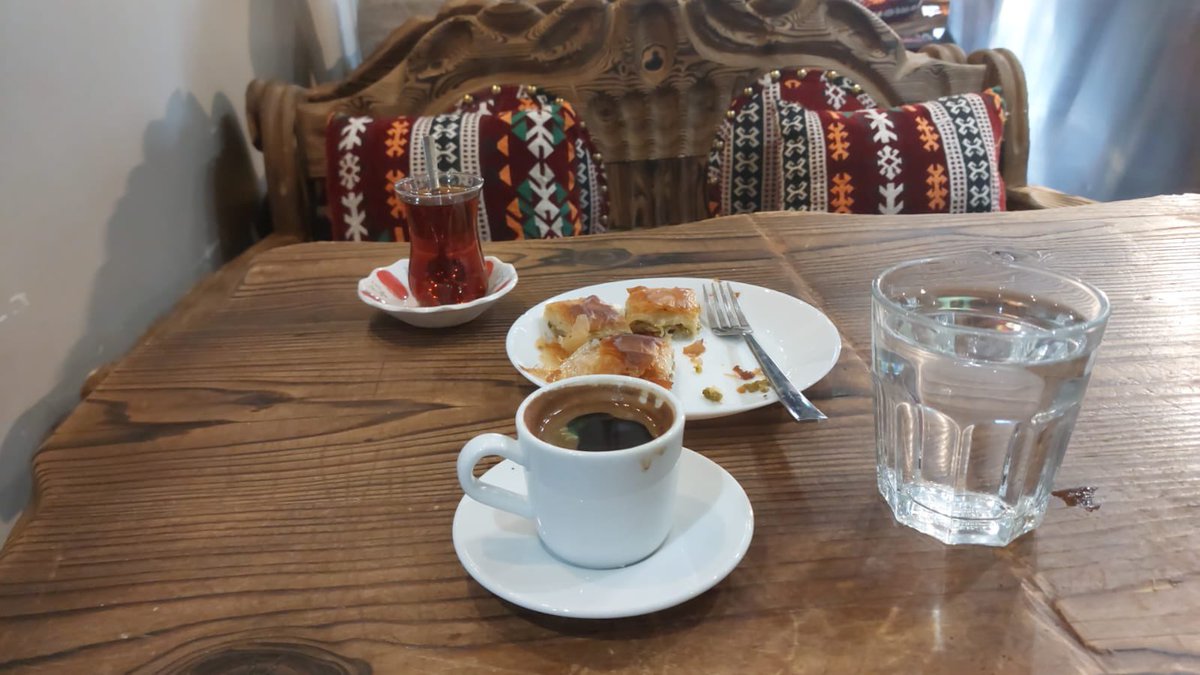 Paula Bradshaw MLA (@paulajaneb) on Twitter photo My <a href="/allianceparty/">Alliance Party</a> colleagues & I called w/ Mr Akyol, owner of the Sahara Shisha Cafe on Botanic Avenue today, to show our support and solidarity following the attack on his business ydy by thugs.
Was delighted to see it not only open but filled with customers 🙌❤️ My <a href="/allianceparty/">Alliance Party</a> colleagues & I called w/ Mr Akyol, owner of the Sahara Shisha Cafe on Botanic Avenue today, to show our support and solidarity following the attack on his business ydy by thugs.
Was delighted to see it not only open but filled with customers 🙌❤️