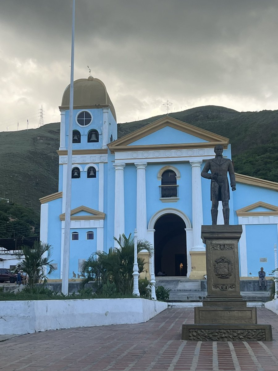 mariasan8's tweet photo. #04agosto #Domingo Un nuevo día para volver a comenzar estés donde estés recordando a Salomón quien decía: “La soberbia no es grandeza sino hinchazón; y lo que está hinchado parece grande pero no está sano” ¡Feliz día! https://t.co/r4XndtPR92
