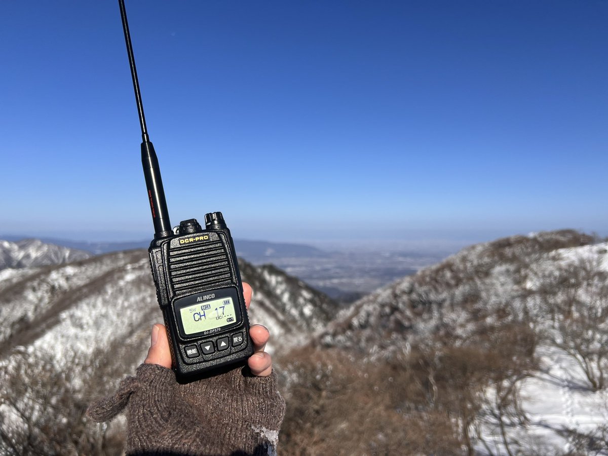 NARA_CK105's tweet photo. 暑気払い投稿⛰️

日時 2023/1/29
場所 #御在所岳 #鈴鹿 #三重 #滋賀

 #鈴鹿山脈 は南北に近畿と東海を隔てる1000m程の低山です。

お気に入りポイント3選

・南北で山容がガラッと変わり飽きません

・滋賀、三重、��阜、愛知の景色が望めます

・何といってもきらきらな名前がステキでしょ🔔🦌 https://t.co/Z8yakM51NE
