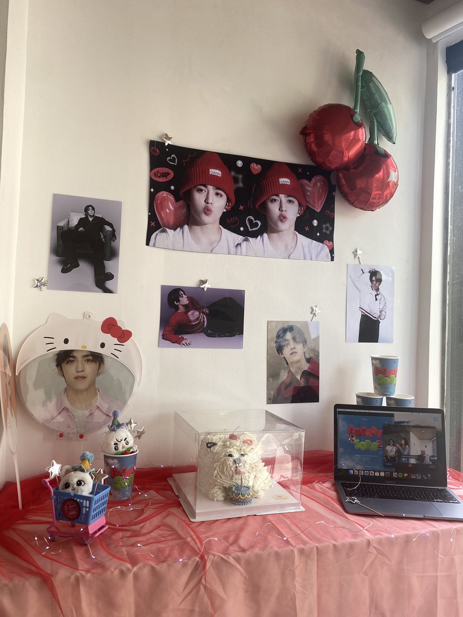 hansolboxd's tweet photo. 🍒 big big big thank you to @CSCSODA and to the organizers, artists, and carats for this very cute and well-organized event. i am so happy that i made good friends and memories for my first svt cse 💐❣️ hope to see y'all again soon https://t.co/EC80JrWGKP