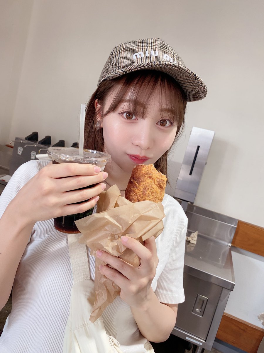 miharu_kotori's tweet photo. #赤いハートと蒼い月 でご一緒した
仲良しの方々とコストコへ🚗✨

初コストコに
ウキウキの愛未ちゃん可愛い😍❤️

私はお目当てのティラミス購入できました😚🤎

#コストコ #コストコ幕張倉庫店 #爆買い 
#プルコギベイク #ディナーロール #ティラミス https://t.co/0PwWp9Z84P
