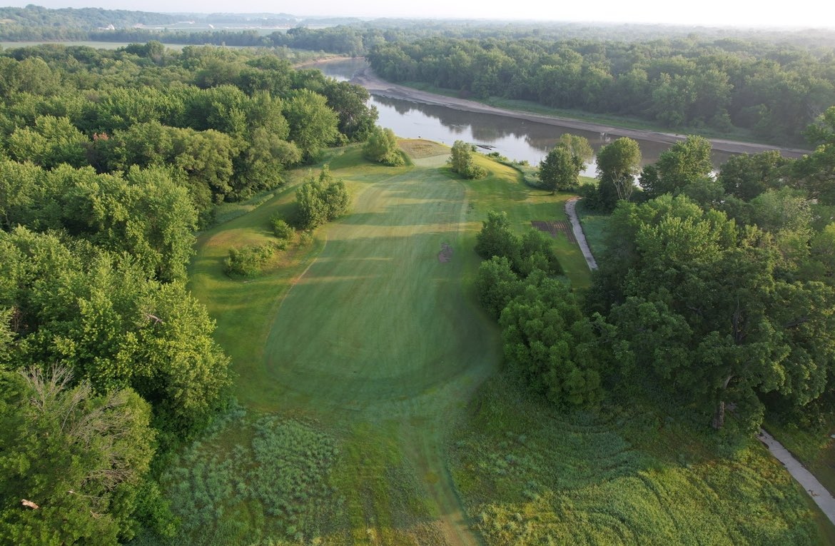BendelowGreens's tweet photo. Blue Top Ridge
Riverside, Iowa 
@bluetopridge
@iowapga 
#iowaopen 

Lost Holes,
Sort of apocalyptic…

All I know is these holes were constantly flooded so they were abandoned.  Someone can chime in but I feel like the holes that were added to replace them were 3/4/5???? https://t.co/vwnR8zbBhE