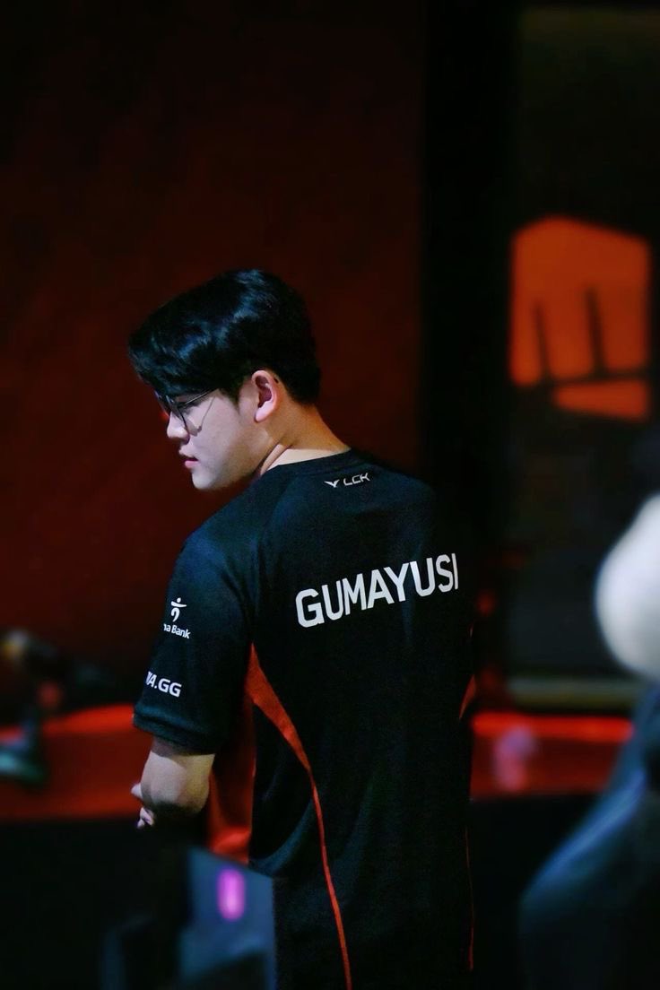 ElsaSmine's tweet photo. He is the best. Everyone in the world need their own Minhyung 
#최강_원딜_구마유시_화이팅
#항상_구마유시_응원해
#Kingmayusi
#The_best_ADC_in_the_world
#GUMAYUSI #구마유시 https://t.co/9GJwxRevDO