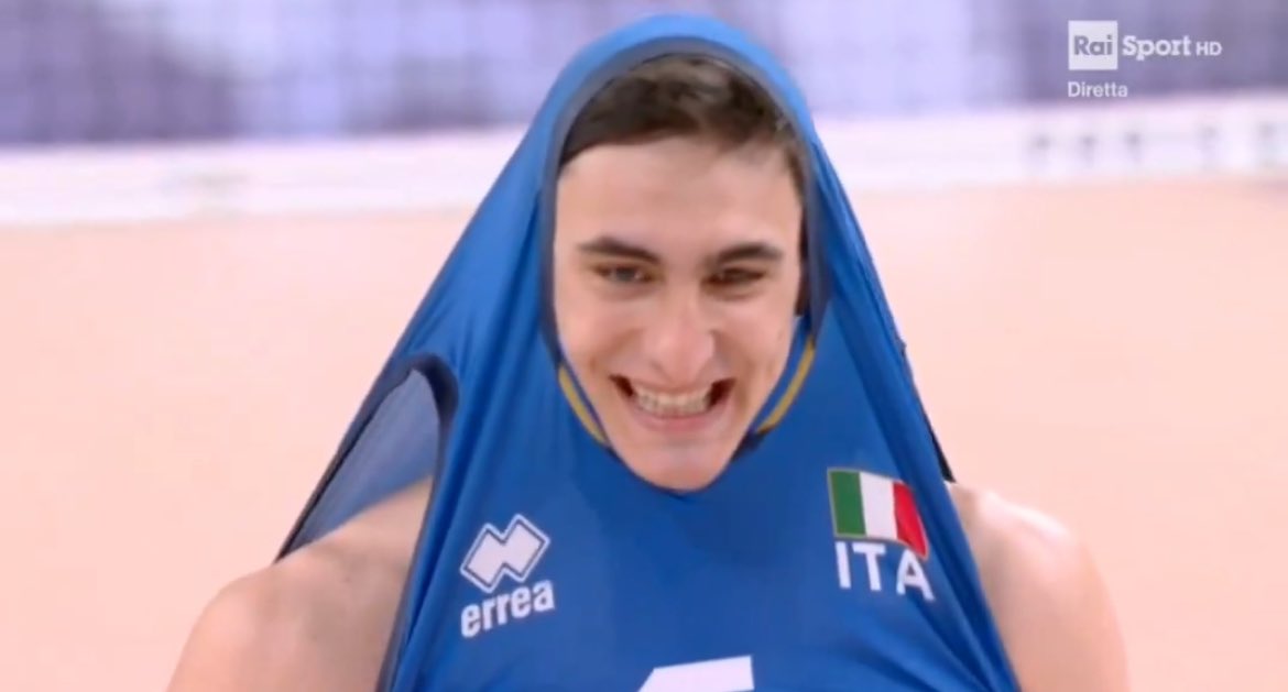 spokemayo's tweet photo. siamo un paese di esauriti 

#Parigi2024   #GIOCHIOLIMPICI   #ItaliaTeam https://t.co/7ofKIJP2rw