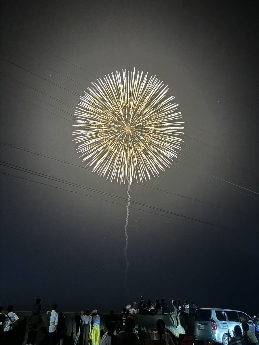 mnpaa's tweet photo. プールをしたり、花火大会に行ったり。笑
ただ、初めての花火大会は音も大きいしスケールが大きすぎて大泣き。
久しぶりに地元の花火大会だったけど、5分くらいで退散…🌈
そして…せっかく合わせたのに。
またでたよ。疲れちゃった。😤💢
娘と2人で夏休みも満喫しよ。 https://t.co/jS5VgGwuJL