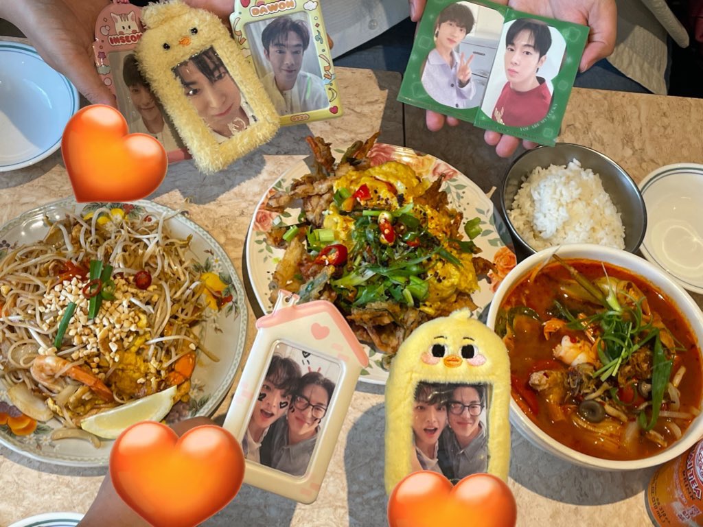 raeng0724's tweet photo. 🔥폭염경보in대구
#인성아나이거5분순삭
#얘두다나이거머금
#옴뇸뇸소리안나요 https://t.co/Ovo5CZRitR