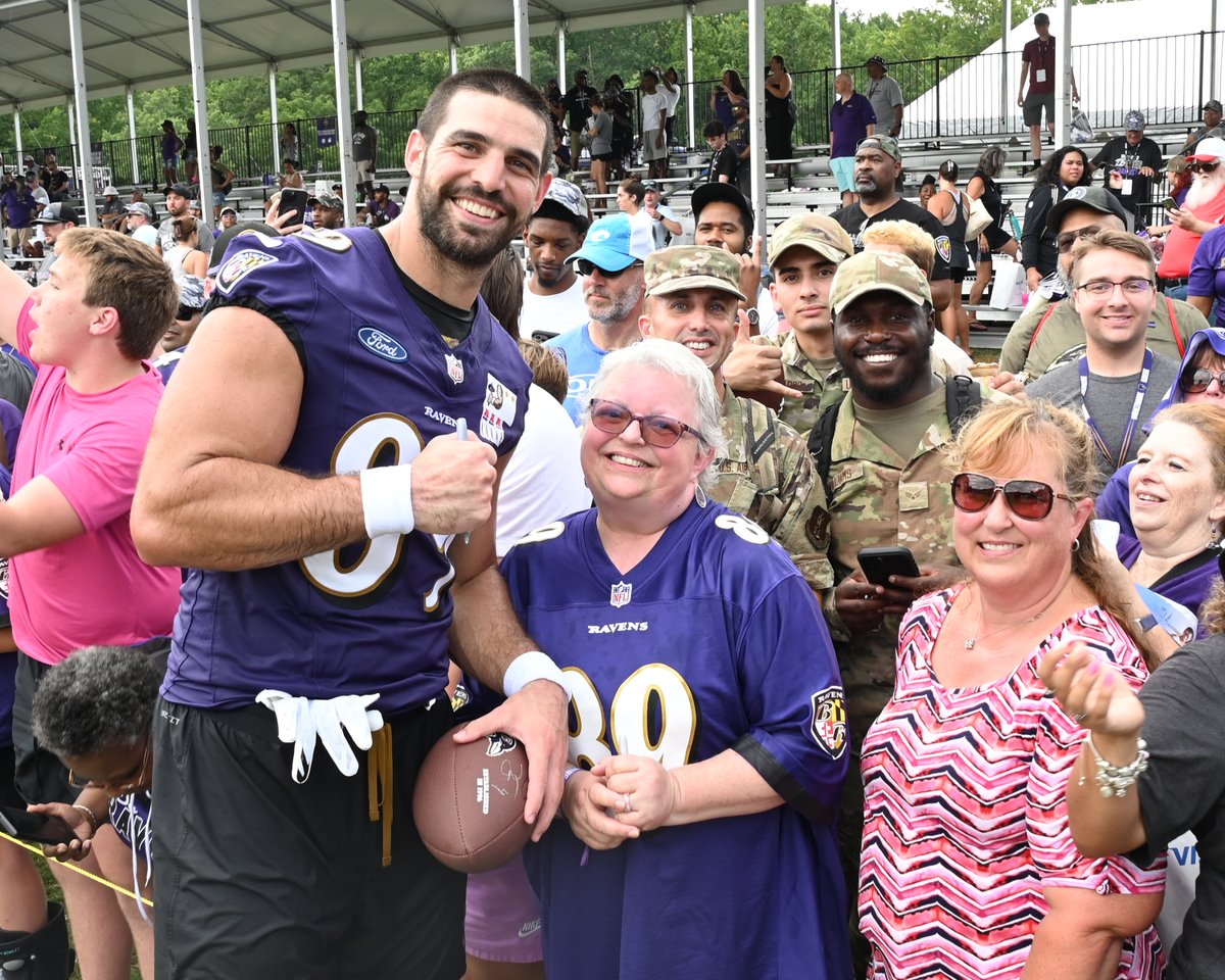 This past Friday, members of the Maryland National Guard attended the Baltimore Ravens Training Camp Military and First Responders Appreciation Day in Owings Mills, MD.

#mdng #baltimoreravens