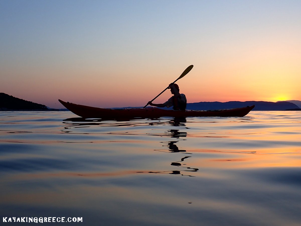 KayakingSkopelo's tweet photo. Every sunset brings the promise of a new dawn! 🧡💛

https://t.co/nOraeixS5X

#skopelos #greece #skopelosisland #kayaking #seakayaking #kayak #seakayak #kajak #nature #outdoor #sky #sunset #sunsetlover #havkajakk #sunsets #magical #moment #goldenhour  #greekislands #travelguide https://t.co/WnAmxfw0XH