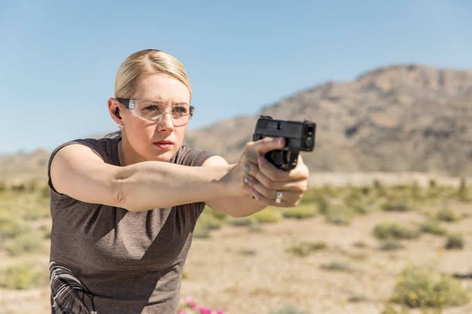 the_yilan's tweet photo. @MaryHogins @laconian1821 You are holding the pistol as if you were serving wine. Anything higher calibre than .22 would probably cause problems with your current grip. Here is a example of correct grip and stance for shooting pistols. https://t.co/yKWsv7QVAm
