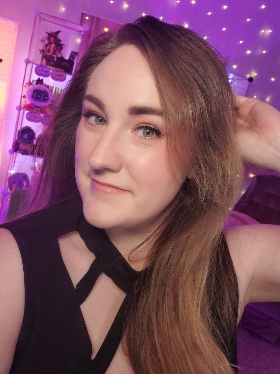 Lonk Day Lonk Day! Let's whoop Pontiff's patookus!! 🏏

twitch.tv/nightlightknig…