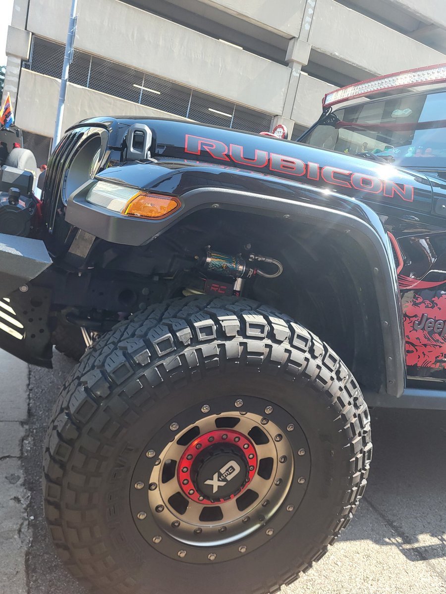 IAmAlkoto's tweet photo. MORE JEEP FEST! 
So many 🔥🔥🔥 Jeeps. So fun! #tjf2024 #toledojeepfest #jeeplife #jeepgirl #itsajeepthing 
✌️❤️ 0llll0 https://t.co/Crm4uVHf6x