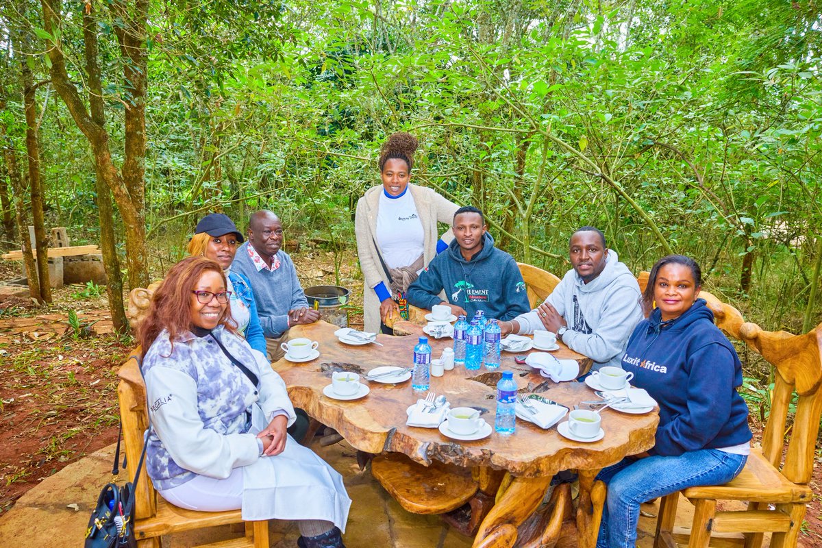 TheLuxeQueen1's tweet photo. Beautiful moments with our Vice president Honored H.E. Rigathi Gachagua, EGH
Took a moment to listen to @ToskKenya @AfricaLuxit
#TreetopsGrandopening https://t.co/BS825Ws0m6