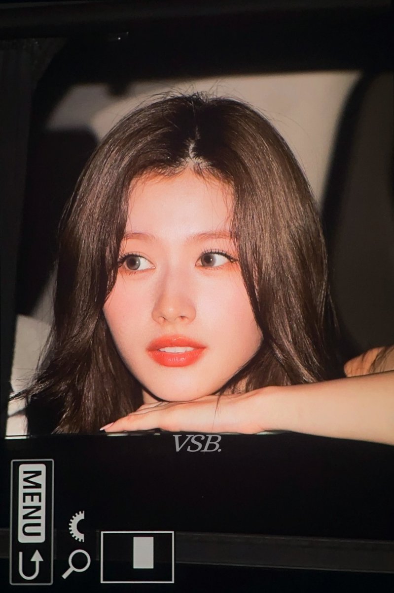 VSB_1229's tweet photo. 240804 아이들 콘서트 퇴근

감기조심 !!! 😭 

#트와이스 #TWICE #사나 #SANA #サナ https://t.co/luaCoUW99x