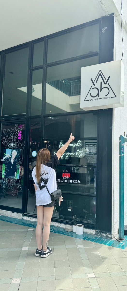 Cherry_BbP's tweet photo. Wabicafe has become a must-visit place every time I go to Thailand. I didn’t expect that the last time I went to go would be Last Disco，No matter what the future holds, I respect your decision and thank you for providing a gathering place for fans.  @bb0un @WabCafenfriends https://t.co/K28WDjvrCF