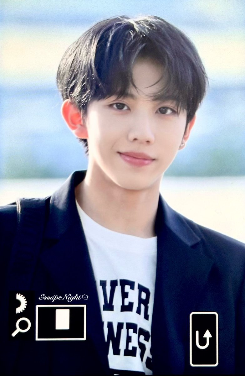 EscapeNight_907's tweet photo. 240804 ICN

#에잇턴 #8TURN #윤규 #YUNGYU
#이윤규 @8TURN_official https://t.co/Hfm9dey6NB