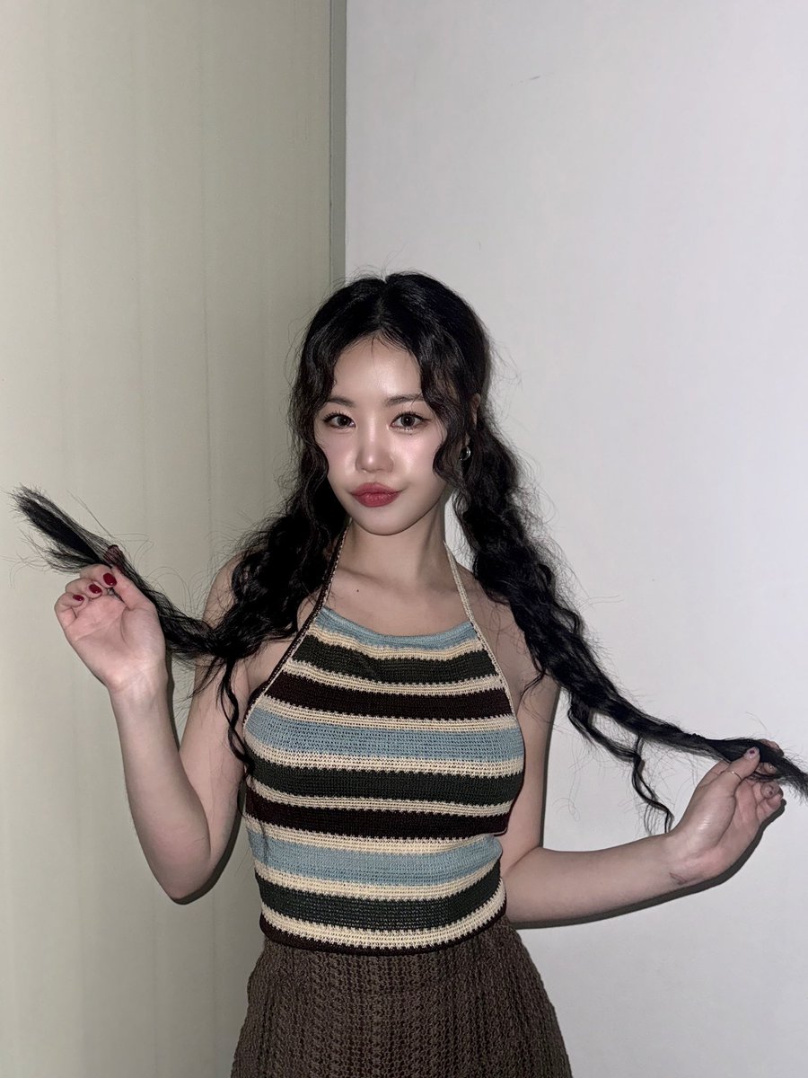 [#수탱데이📸]
2024.08.04. 🐰🕰️💙

#수진 #SOOJIN #RIZZ #MONALISA