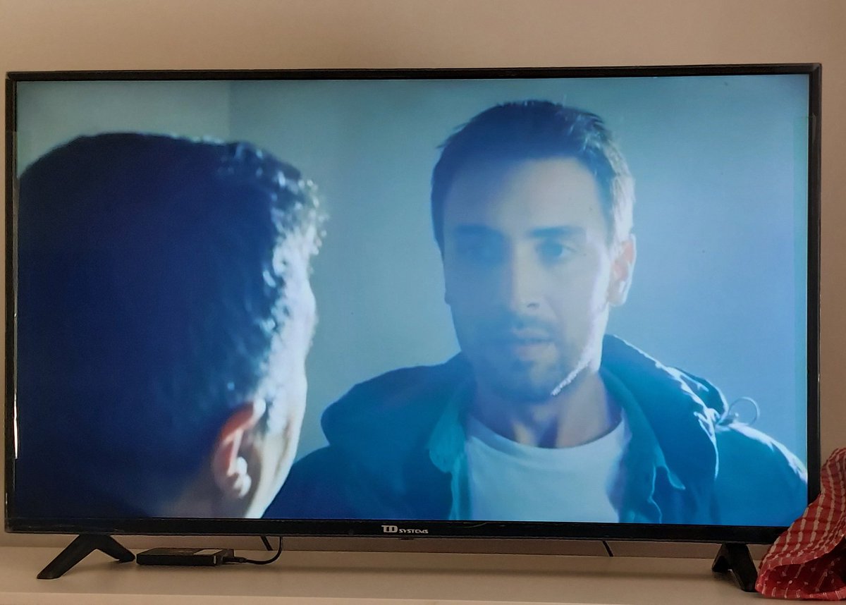 rebegoena's tweet photo. Pues hoy me apetecía ver esta maravillosa serie  y al loco tahir  
😊😊 https://t.co/ekkQLZiEeX