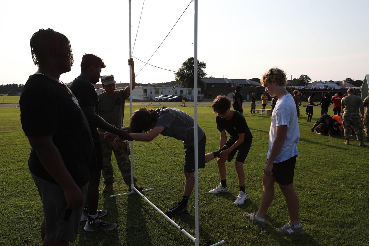 ParksideRamsfb's tweet photo. Workin🔨…@Mdarmyguard #AllIn #ClimbTheMountain #ChargeOn🐏 https://t.co/rFcrLsdHqS