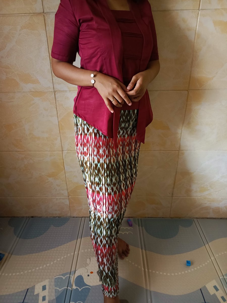 destynations's tweet photo. @partofki Butuh bawahan nya ga ka? Aku ada rok plisket. New kok harganya 35.000 https://t.co/hu0RzyEqEc
