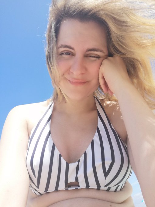 Let's go #sunshine #sundayvibes https://t.co/GCq7UpPG1B<a href="/tag/sunshine"class="tags">#sunshine</a><a href="/tag/sundayvibes"class="tags">#sundayvibes</a>