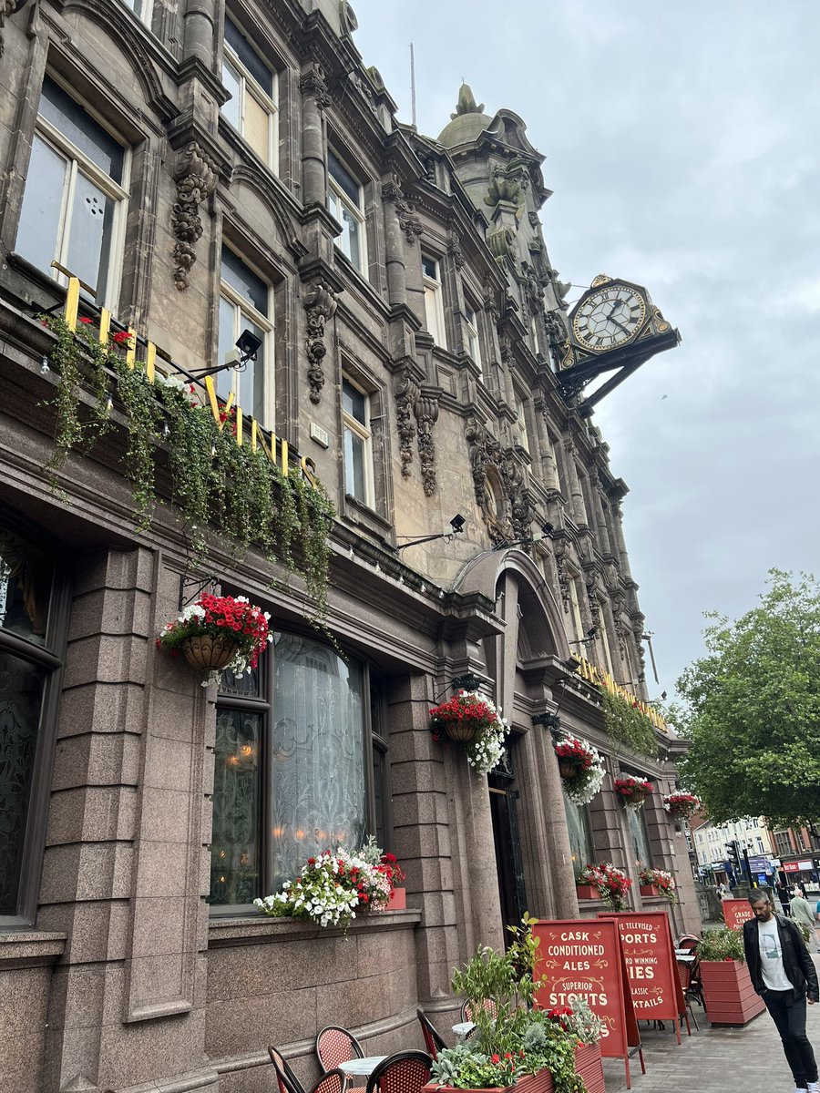 BadgerKub's tweet photo. Next: amazing pub! #beer #sessionale https://t.co/SOIf7v5IAJ