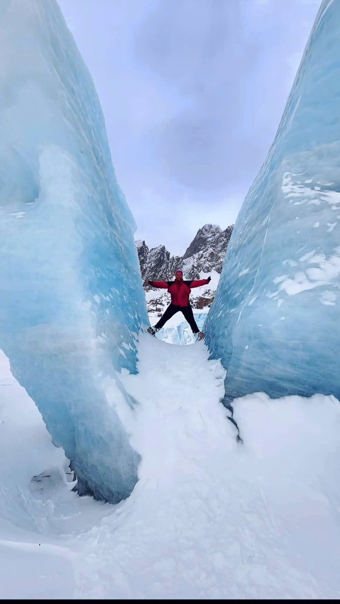 ANDREAMMO1's tweet photo. #ESTEFINDE en Ushuaia se viste en capas, térmica, buzo o suéter, campera ,  abajo cualquier pantalón. Estamos acoatumbrados, el frío es lo más!!!! 
Por supuesto borcegos.
Ushuaia es la más bella del mundo https://t.co/clyA6ZmKzW