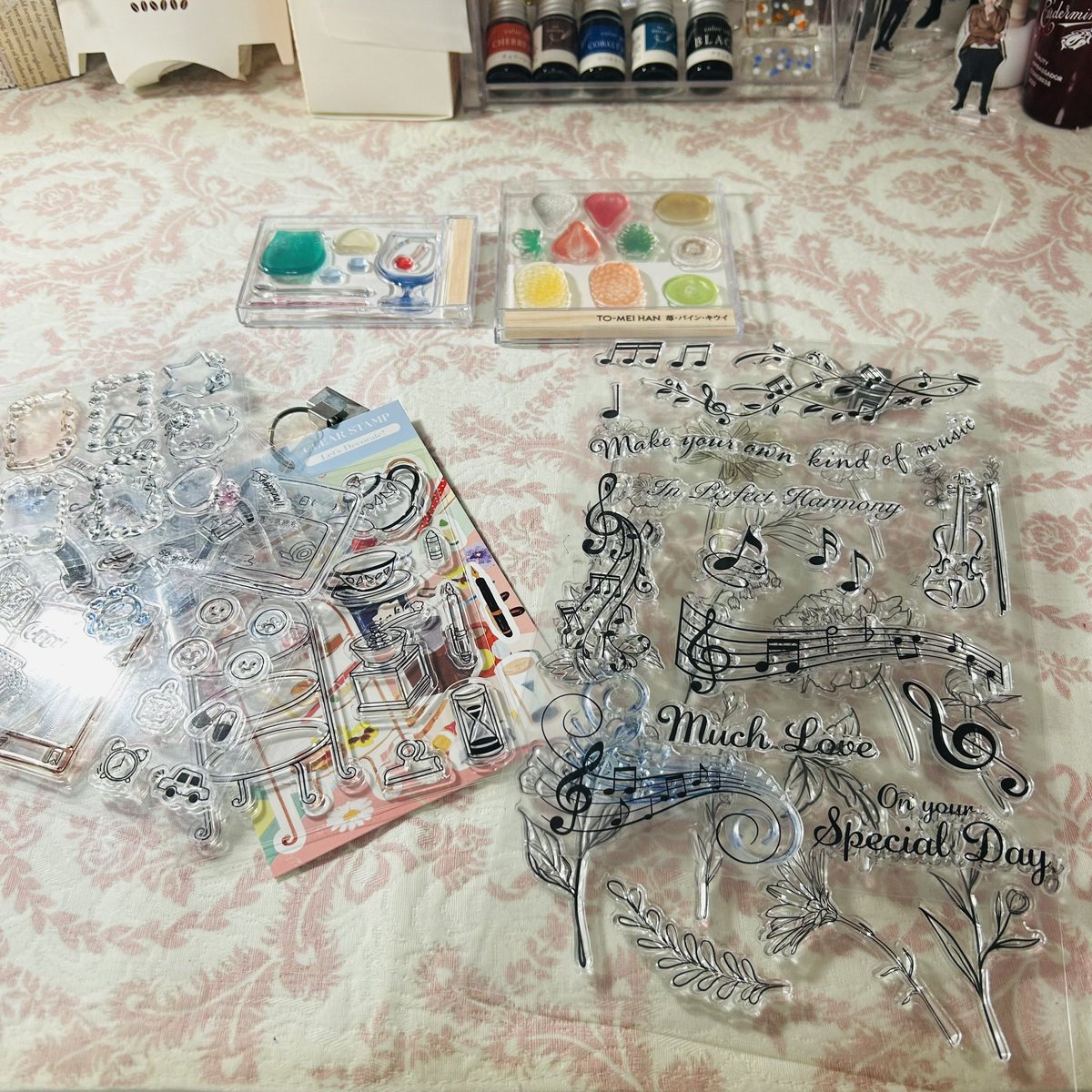 YukoMyzk's tweet image. こんばんは🌙
今日は牛挽肉が安かったから
4回分のハンバーグを作って冷凍
あときゅうりの漬物とか
そして、先日から増えたハンコ収納の見直し🫥そしてクリアスタンプは
どうしようか🙄
明日また考えましょっ

#昔のビデオテープ入れに
#福わけはんこ #カフェはんこ好き
#文具女子博