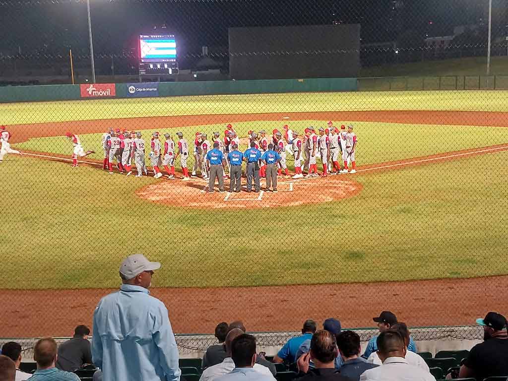 Al superar a Dominicana 5-1, la selección nacional de Cuba avanza hoy invicta en el torneo panamericano de beisbol Sub 18, que otorga tres cupos al Mundial de la categoría en 2025.