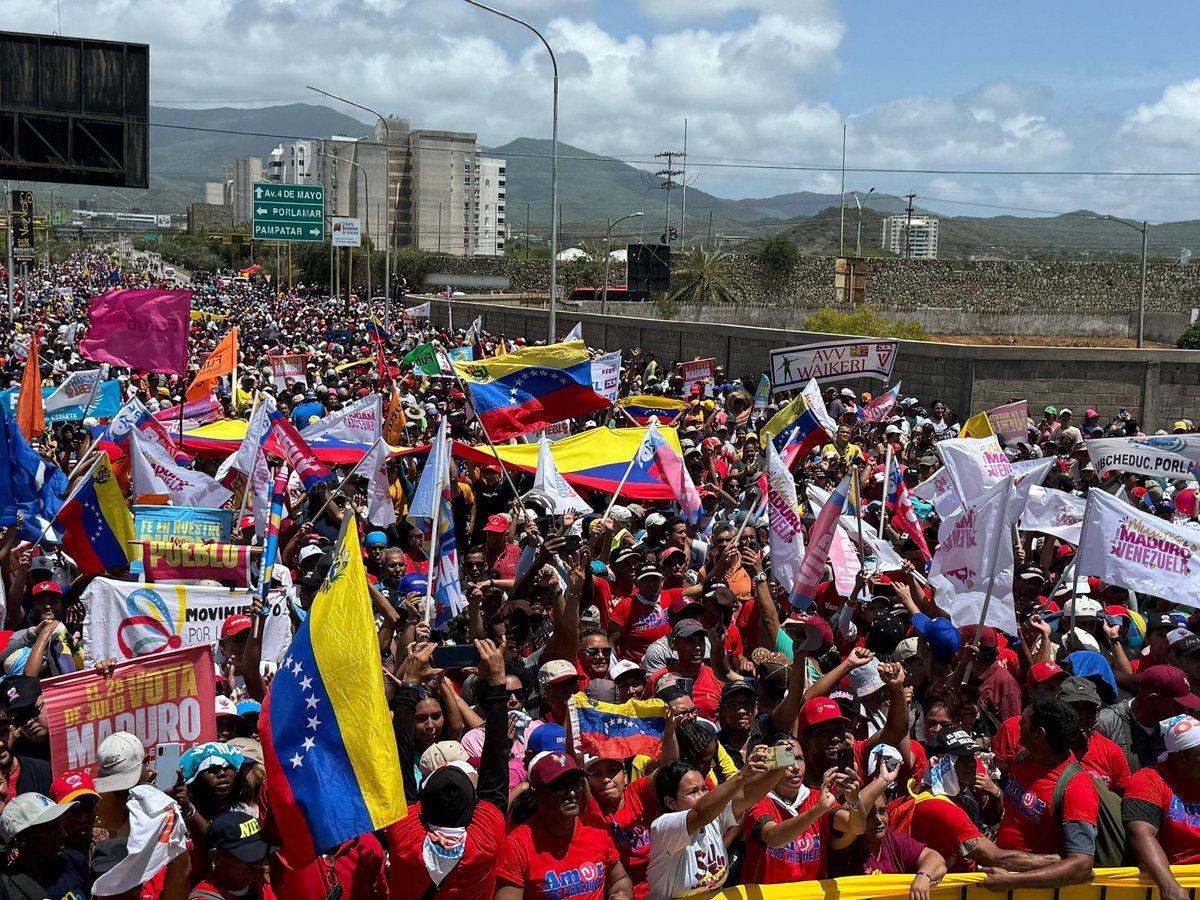 #4Ago  Feliz domingo para todos 🇻🇪 

#VenezuelaPazYJusticia

Por nuestro Futuro.

#SoyComunicadorClapNE 📦