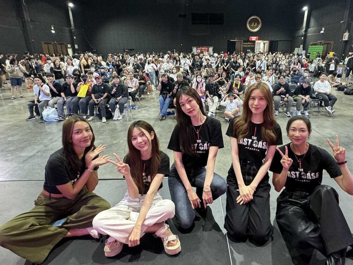 IDENTITY_ENT_TH's tweet photo. [ The Last Case ]
คดีสุดท้าย

ขอบคุณทาง LilyFest 5 ที่เชิญทาง The Last Case มาร่วมงานที่ได้จัดขึ้นในวันนี้ด้วยนะคะ

ทางเราดีใจและเป็นเกียรติอย่างยิ่ง หวังว่าจะได้ร่วมงานกันอีกปีหน้านะคะ

และขอบคุณแฟนคลับทุกท่านที่มาหากันในวันนี้ด้วยนะคะ 

ขอบคุณค่ะ

#Lilyfest5xTLC
#TheLastCaseTH https://t.co/QTBPTnROXO