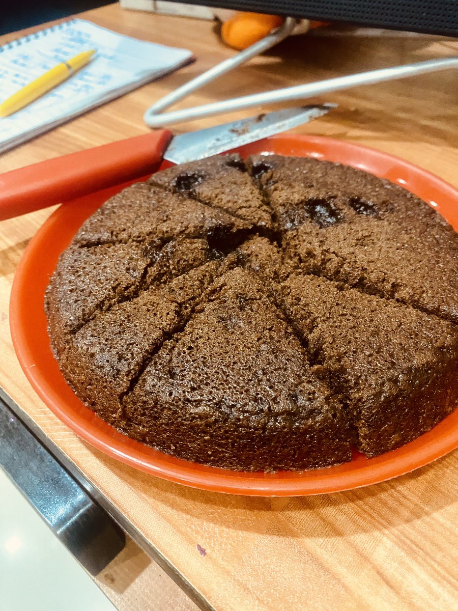 Its_punam's tweet photo. Raagi cake …. surprisingly turned out yummy 😋😋
#HealthyHabits
#Experimenting
#nosugar
#raagi https://t.co/WgdFFP0cVF