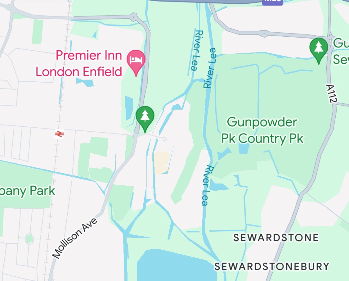 LondonFire's tweet photo. Crews are currently tackling a grass fire in Rammey Marsh, #Enfield. 

Firefighters are asking the public to please avoid the area if possible as they work to control the blaze. https://t.co/Ldo1R4XS8n