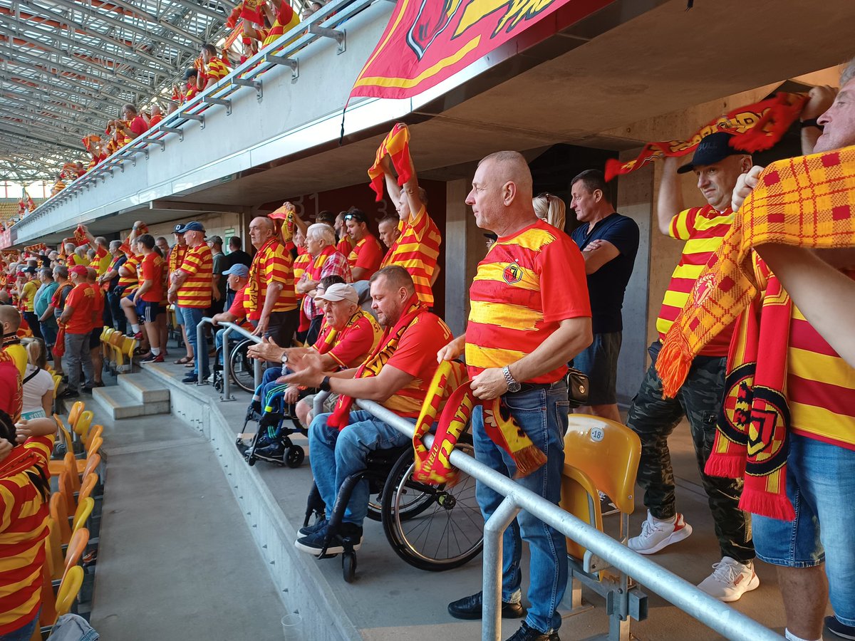 Kolejny mecz i kolejne zwycięstwo !!! Jagiellonia cały czas w mistrzowskiej formie !!! 💪💛❤️ 
Jagiellonia - Stal Mielec 2:0