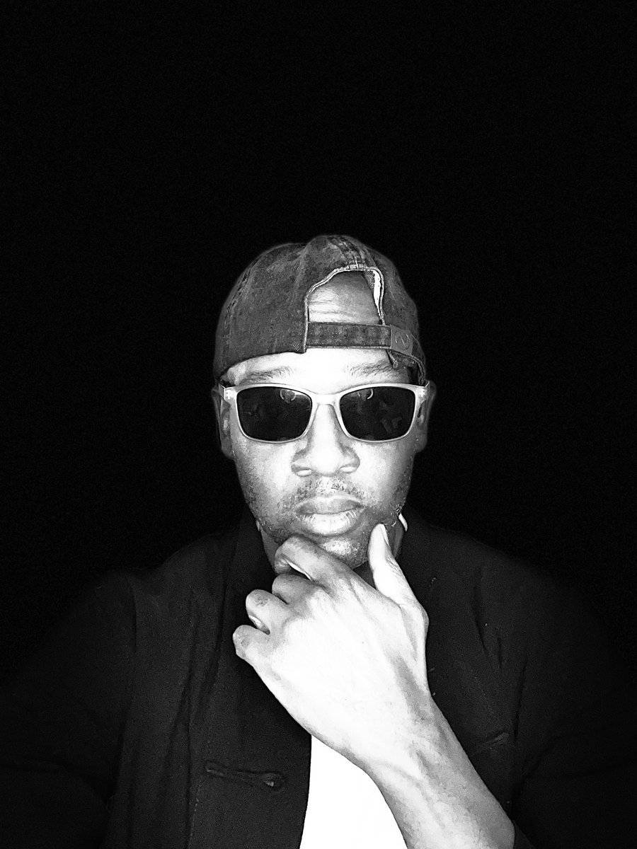 #Madenft1 Never allow someone to change your style of Art Stay true to your Art Style and love ❤️ yourself first (QT)