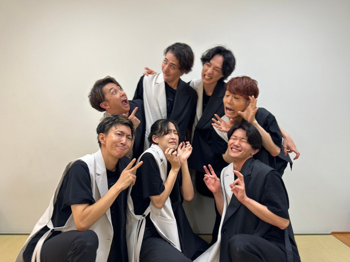 spajiroo's tweet photo. #華Doll_AirQuotes ステージイベント
去年に引き続きバックダンサーとして踊らせていただきました！🥀

今年もたくさん飛んで踊ってみなさんの良い声聞けて最高でした🔥

ご来場してくださったAntholicの皆さんも一緒に盛り上がってくれてありがとうございました！

#華Doll #Anthos #Antholic https://t.co/2lOBGFYVo8