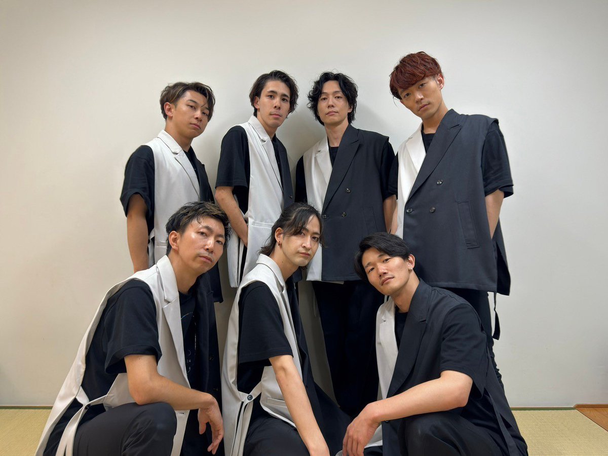 spajiroo's tweet photo. #華Doll_AirQuotes ステージイベント
去年に引き続きバックダンサーとして踊らせていただきました！🥀

今年もたくさん飛んで踊ってみなさんの良い声聞けて最高でした🔥

ご来場してくださったAntholicの皆さんも一緒に盛り上がってくれてありがとうございました！

#華Doll #Anthos #Antholic https://t.co/2lOBGFYVo8