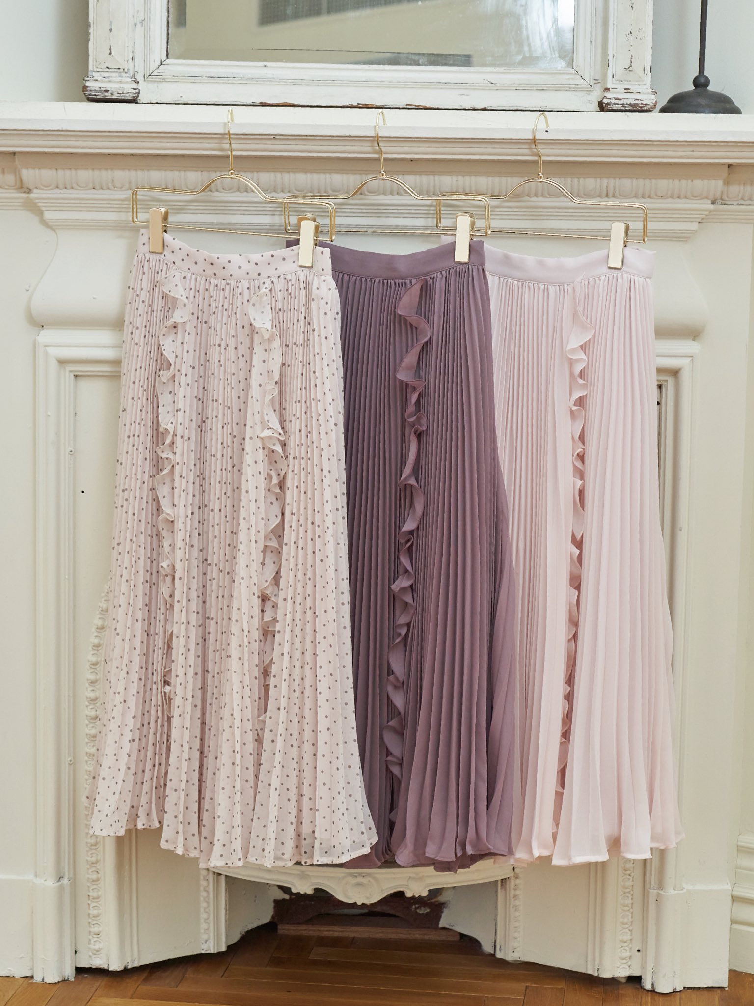 Rosé Muse Rosemuse chiffon pleated skirt Rosé Muse on X: 