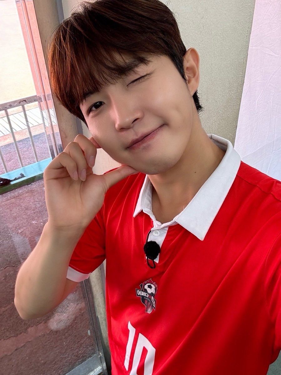 [#째니의발자국🐾] 2024.08.04 JTBC <뭉쳐야 찬다 3>

김재환💙뭉쳐야 찬다 3 <a href="/jtbclove/">JTBC LOVE</a> 
재환이도 윈드도 뭉찬 덕분에 소중하고 행복한 추억 한가득🫶🏻🫶🏻

그리고 마지막까지 최선을 다해 뛴 재환이에게 아낌없는 박수를 보내주세요 🐶🫳🏻🫳🏻

#김재환 #KIMJAEHWAN #뭉찬재환_고마웠짼