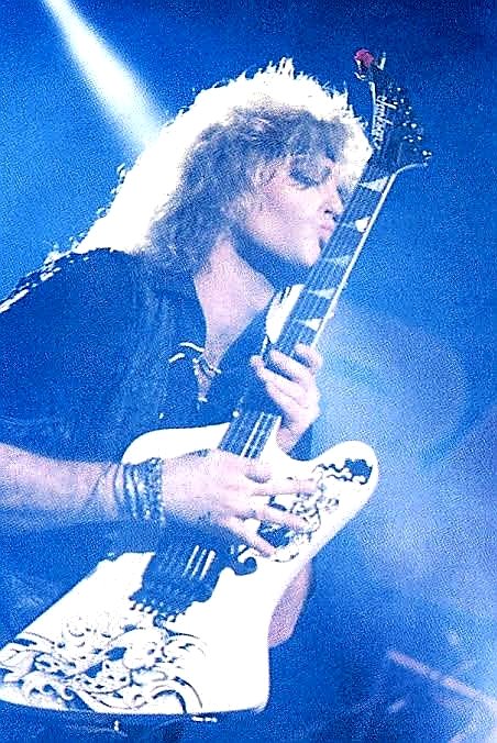 F3hvu6kKTYXcOAF's tweet image. Warren always wanted the spotlight.

#RobbinCrosby  
#BOTD🎂

Round and Round
youtu.be/oUgcJLUoUlo?si…

#Ratt -  I Want A Woman 
youtu.be/RLS_W_2eyzY?si…