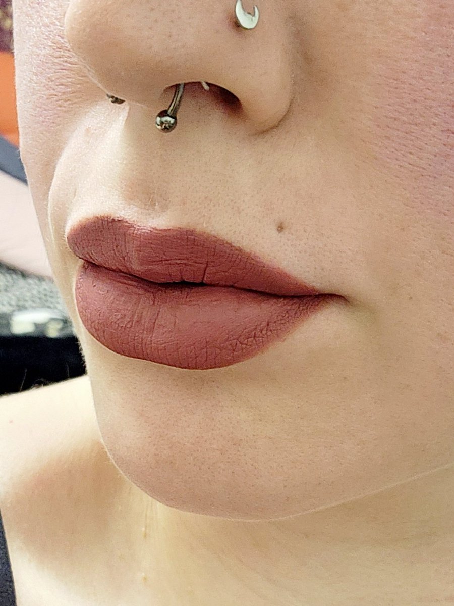 Divine_Hydra777's tweet image. New lipstick shade! ✨️
Finally found the perfect shade of dusty rose. Gucci's Peggy Taupe Matte shade 💋 Lovin it!
#makeup #lipstick #Matte #Gucci #alternative