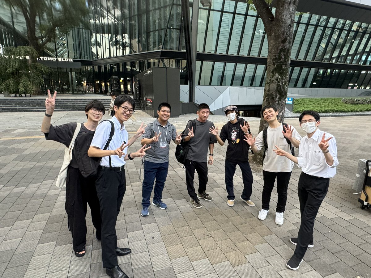 ihs_models's tweet photo. 会場での搬出作業に卒業生もお手伝いいただきましたが、卒業後でも自然と体が動く『模型部あるある』に一同大爆笑😆
明後日からは夏合宿へ!今年は3年生も多数参加し、その先はJAMや鉄道イベントも!完全引退まではちょい先に…
夏合宿レポートもお楽しみに!
#鉄道模型コンテスト2024 #te2con https://t.co/hzqDn8TYi5