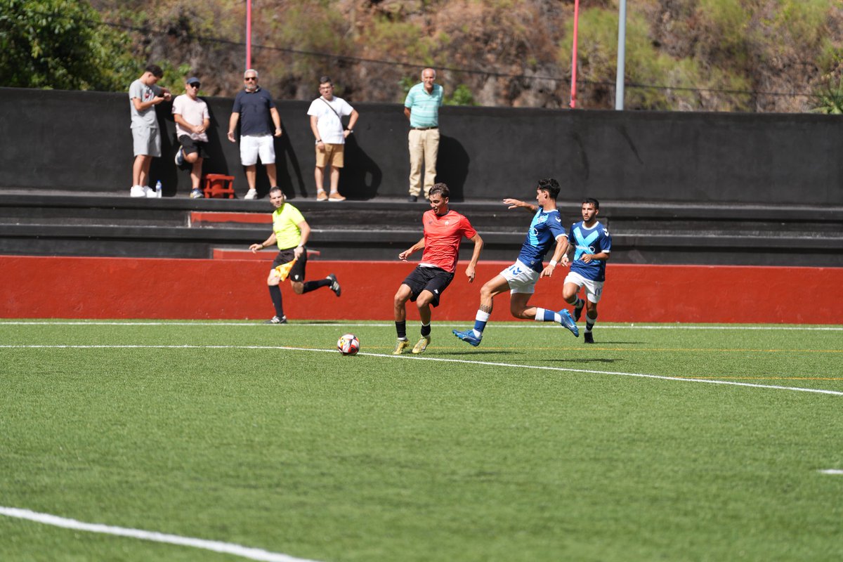 CDMensajero's tweet photo. 🛠 Tras el primer test de #PretemporadaCDM, la plantilla goza de su jornada de descanso.

@uldhrued 📷

#AficiónInMensa https://t.co/664uoUbGU7